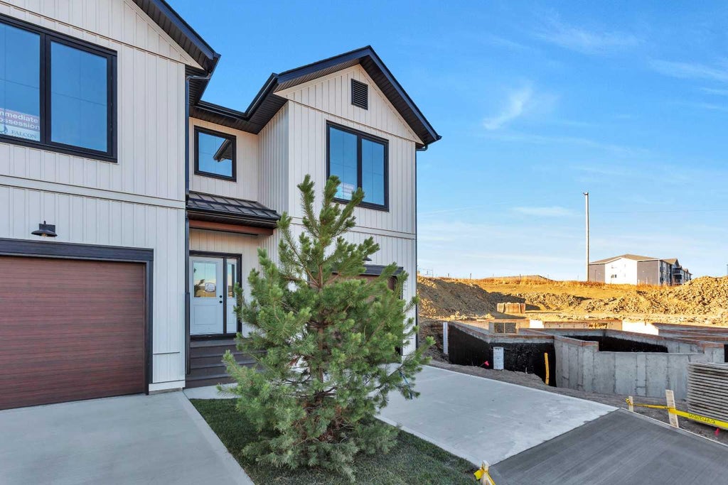 Photo of 58 Concord Rise, Sylvan Lake, AB T4S 0N7 (MLS # A2351478)