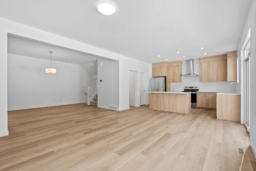 Photo of 318 Baneberry Way SW, Airdrie, AB T4B 5M3 (MLS # A2282936)