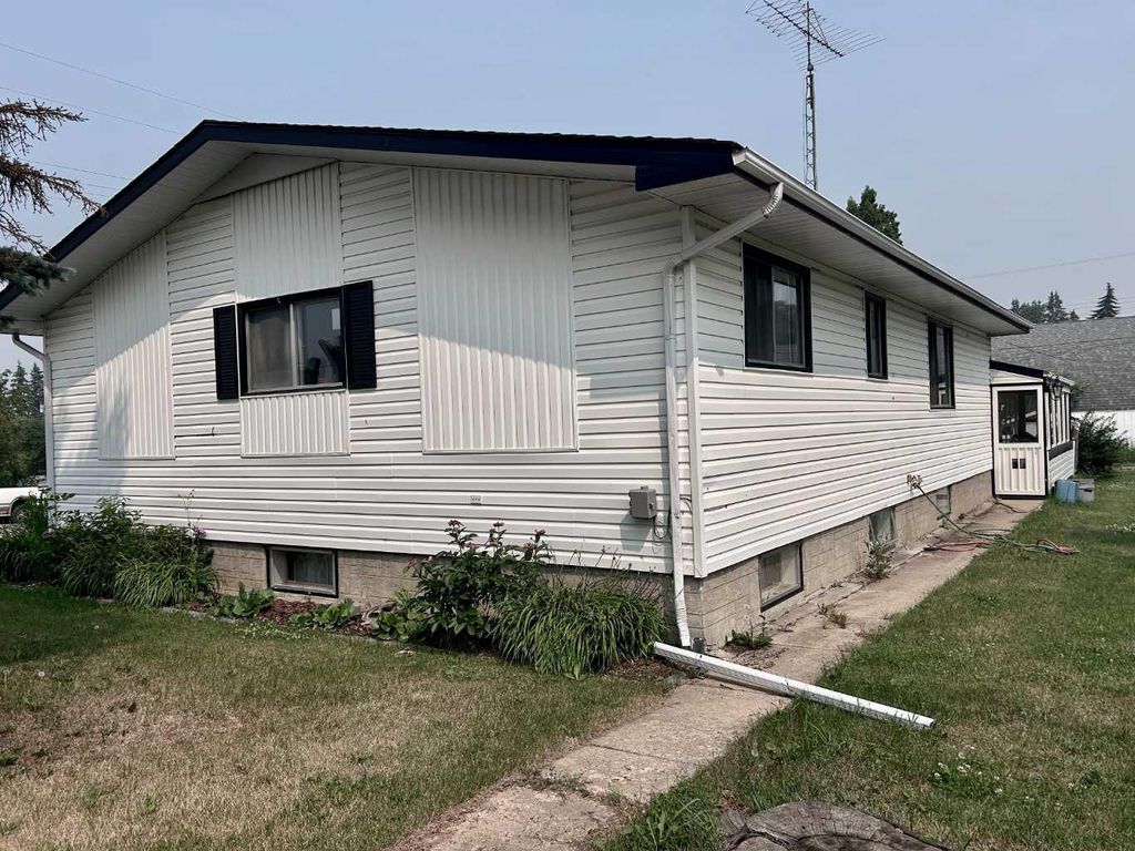 Photo of 4739 53 Street, Innisfree, AB T0B 2G0 (MLS # A2285025)