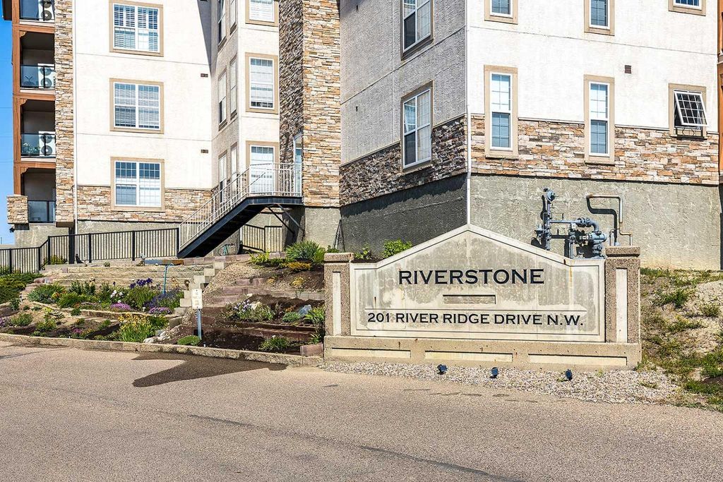 Photo of 201 River Ridge Drive NW #235, Medicine Hat, AB T1A 8V5 (MLS # A2320799)