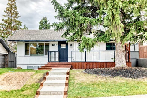 Photo of 635 104 Avenue SW, Calgary, AB T2W 0A4 (MLS # A2342797)