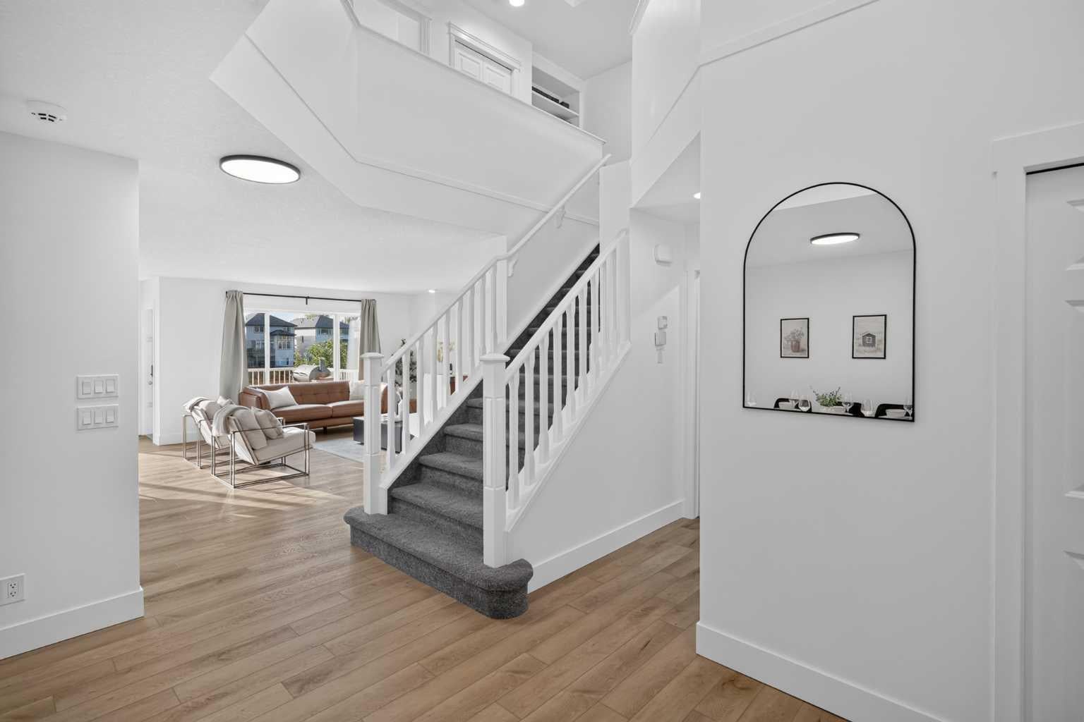 614 Kincora Bay NW