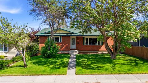 Photo of 1251 Hunterquay Hill NW, Calgary, AB T2K 4T3 (MLS # A2322995)