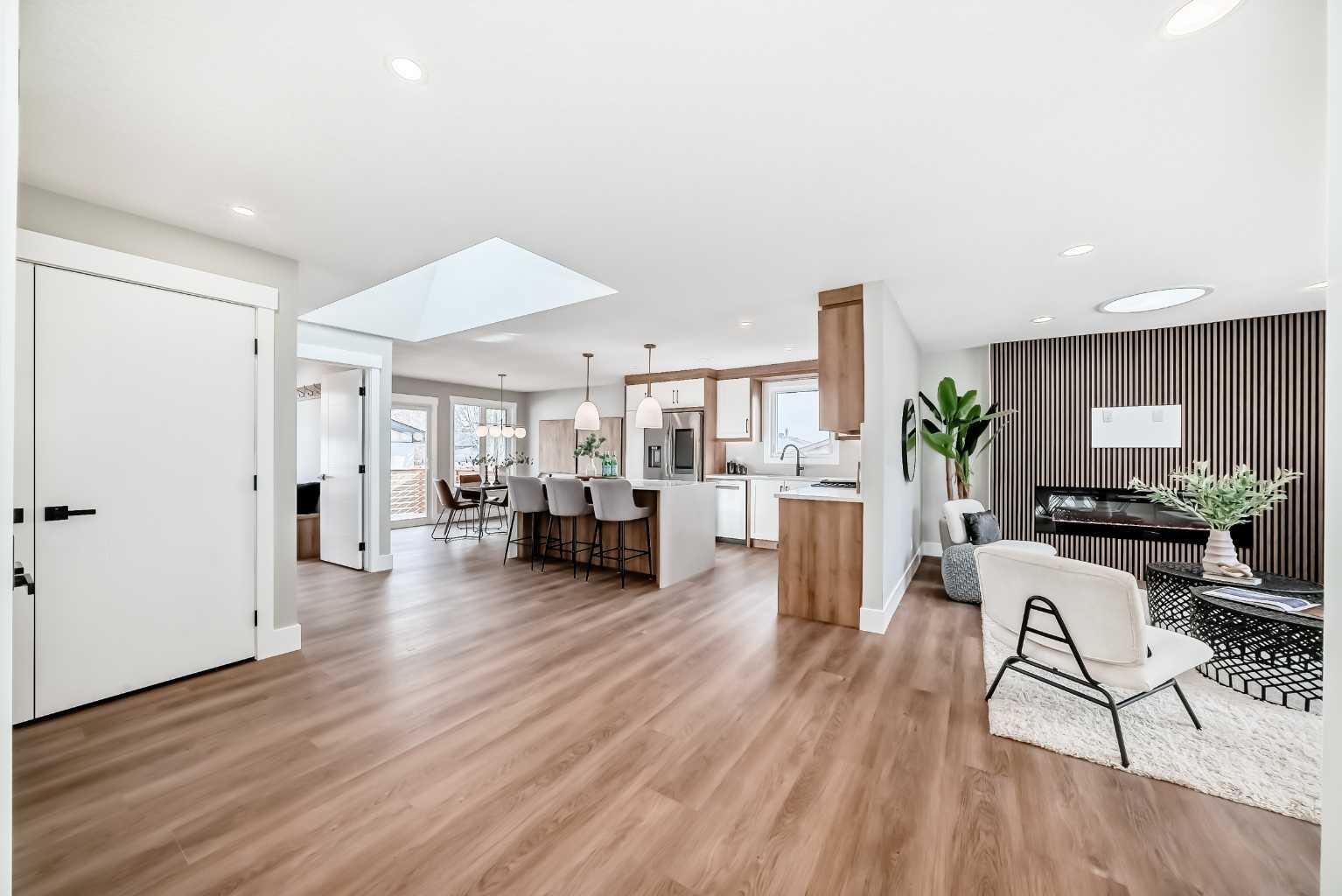 1256 Lake Twintree Drive SE