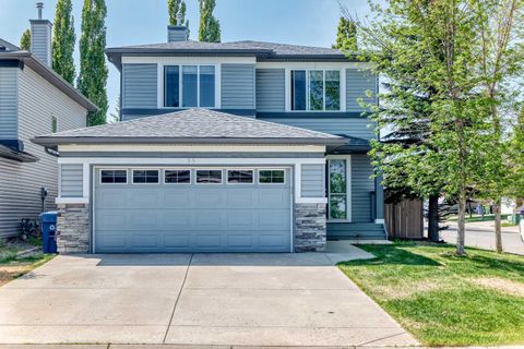 Photo of 55 Eversyde Gardens SW, Calgary, AB T2Y 5E2 (MLS # A2315401)