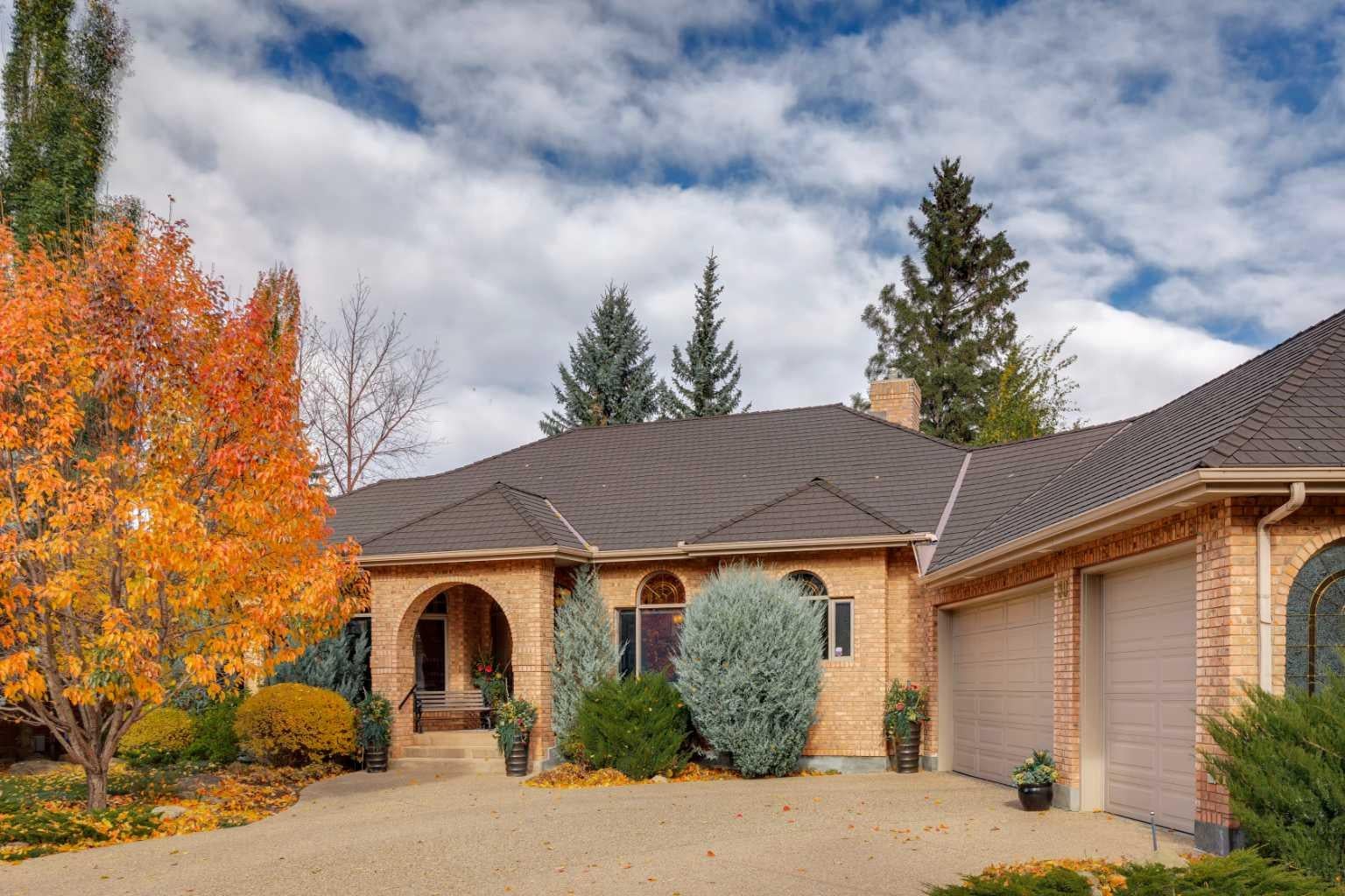 39 Baycrest Court SW