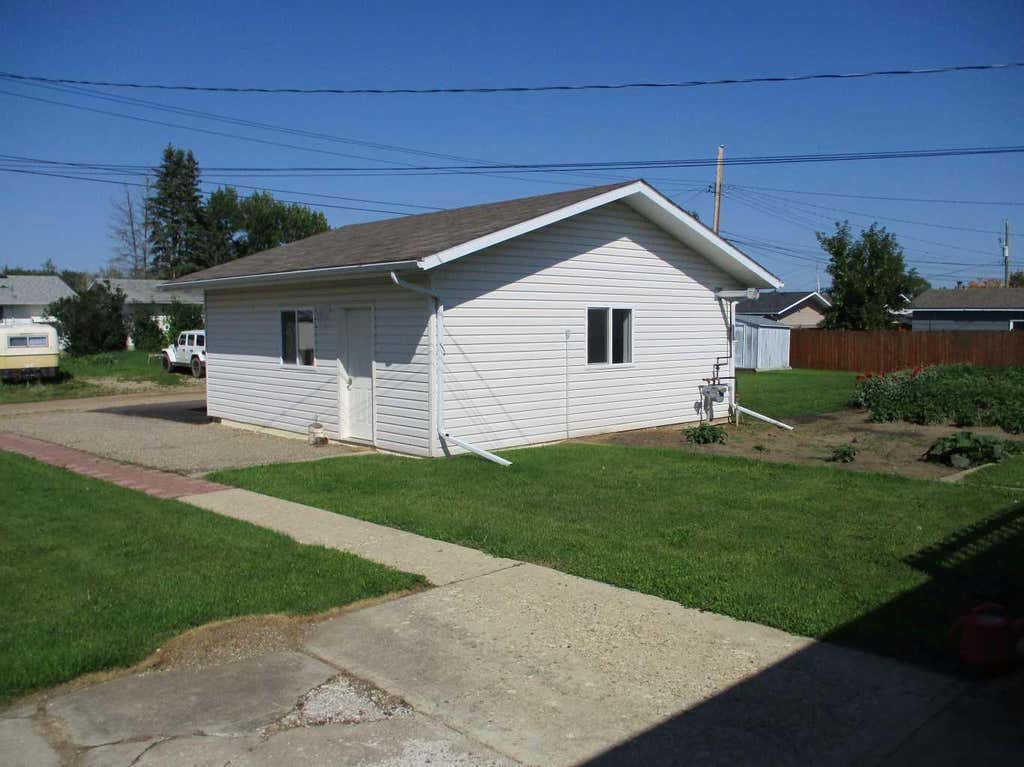 Photo of 222 3rd Avenue SW, Manning, AB T0H 2M0 (MLS # A2337473)