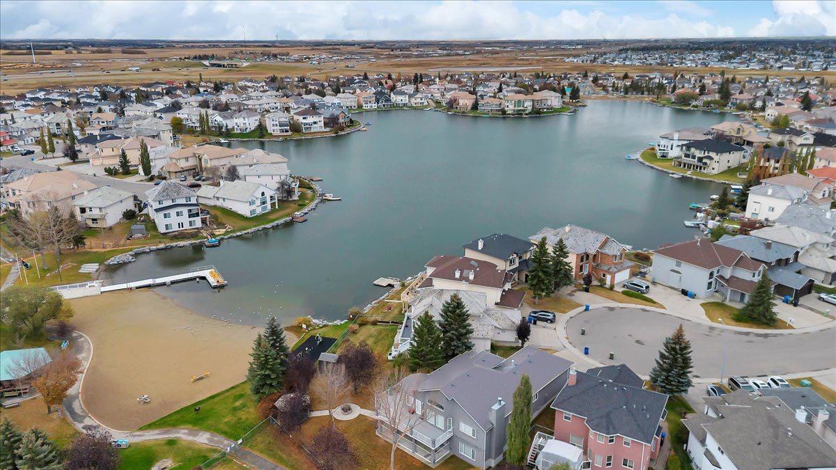 418 Coral Keys Place NE