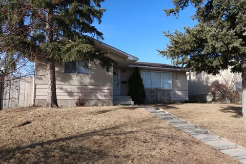 6807 Huntchester Road NE Calgary AB T2K 5E6