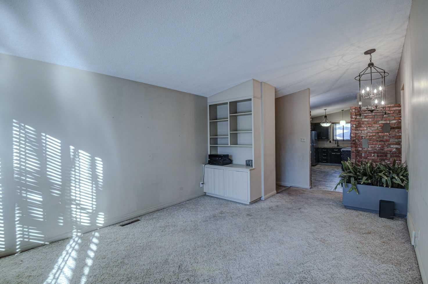 3420 Lane Crescent SW