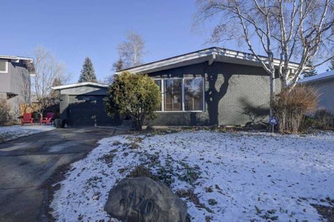 3420 Lane Crescent SW Calgary AB T3E 5X2
