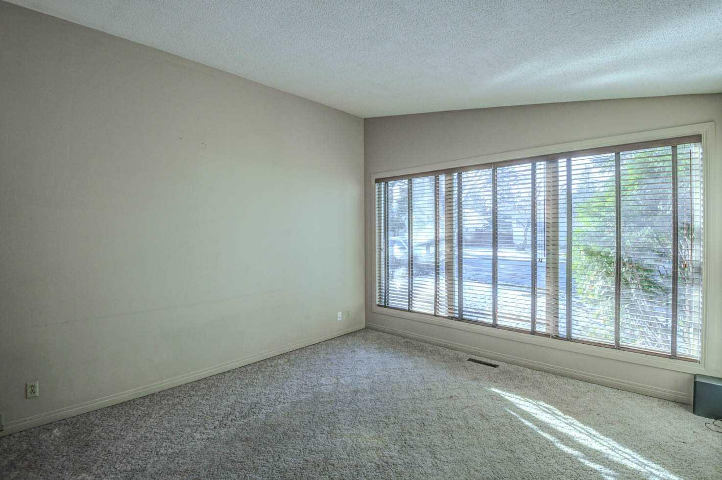 3420 Lane Crescent SW