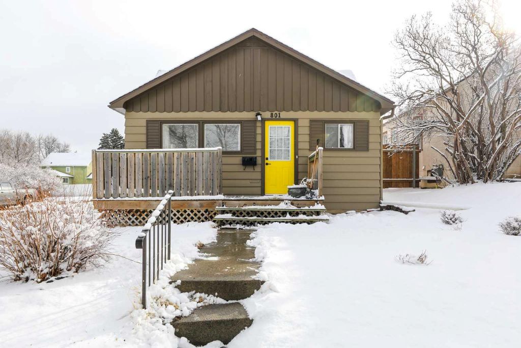 Photo of 801 15 Street S, Lethbridge, AB T1J 3A3 (MLS # A2291888)