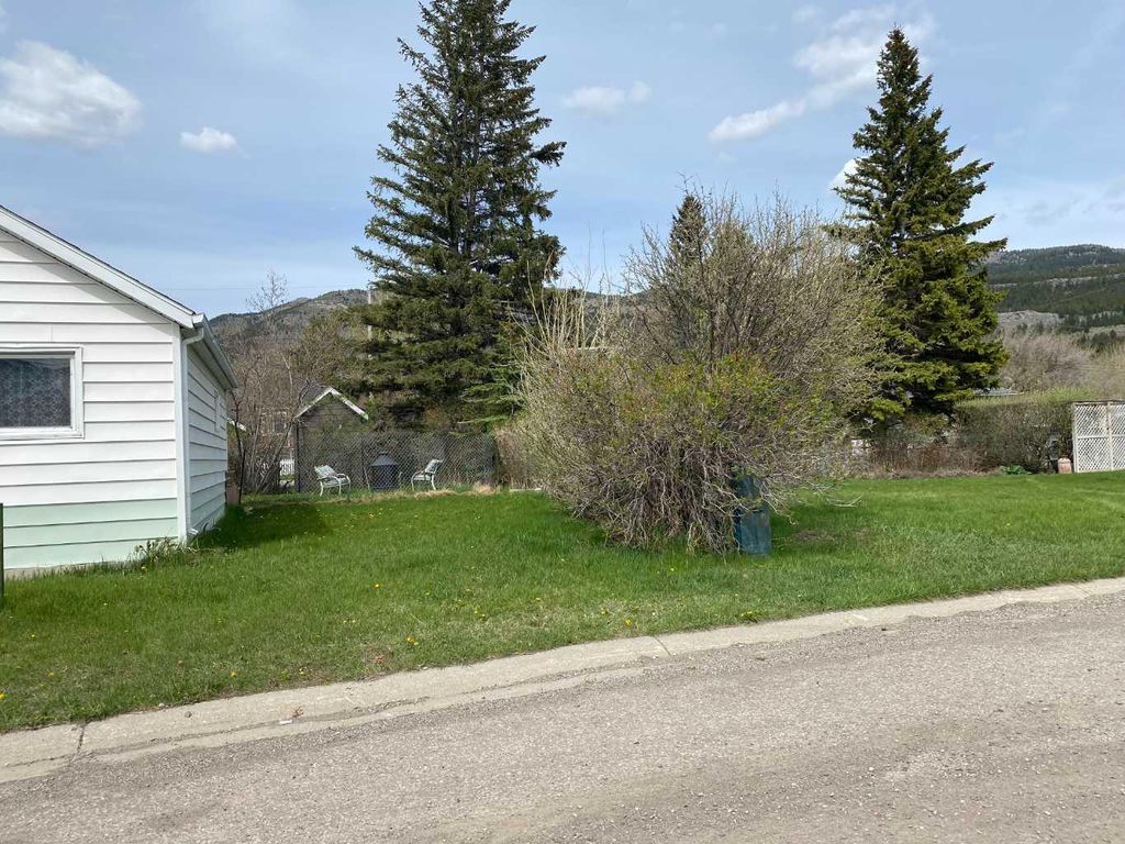 Photo of 2314 215 Street, Bellevue, AB T0K 0C0 (MLS # A2309896)