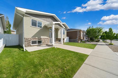 Photo of 181 Somerside Road SE, Medicine Hat, AB T1B 0N5 (MLS # A2293304)