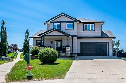 Photo of 13 Dain Place NW, Langdon, AB T0J 1X2 (MLS # A2329154)