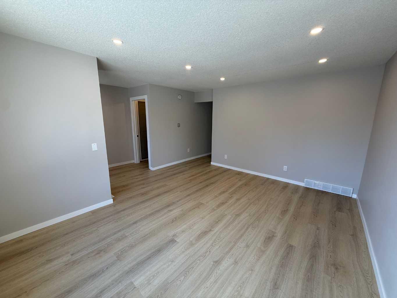 3215 Doverville Crescent SE