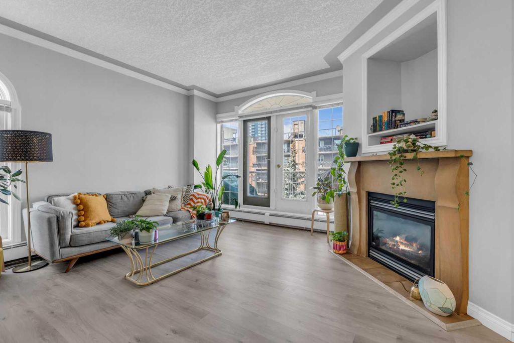 Photo of 1315 12 Avenue SW #303, Calgary, AB T3C 0P6 (MLS # A2286655)