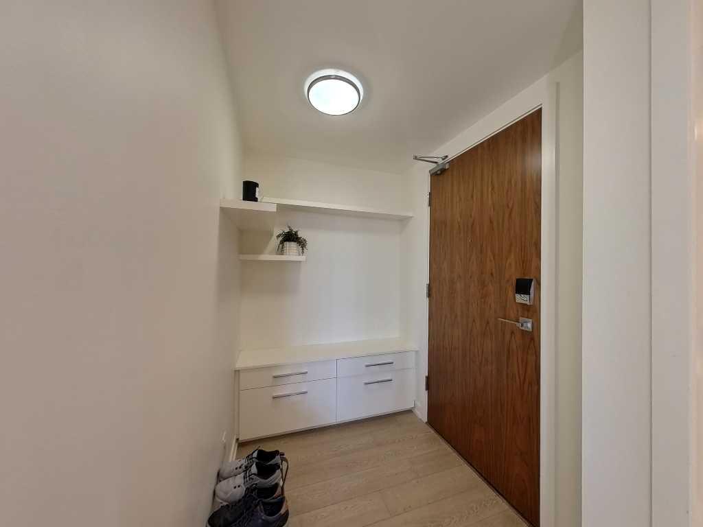 128 2 Street SW 404
