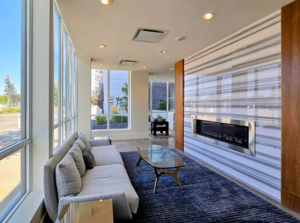 128 2 Street SW 404