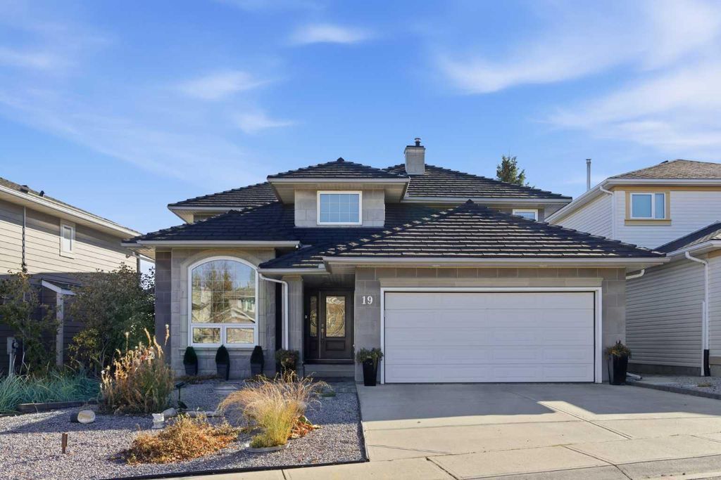 Photo of 19 Sceptre Close NW, Calgary, AB T3L 1X8 (MLS # A2266263)