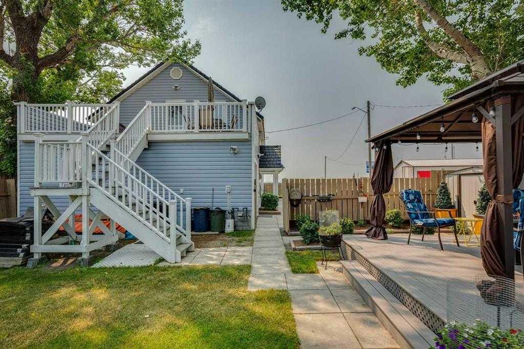 102 Railway Avenue E