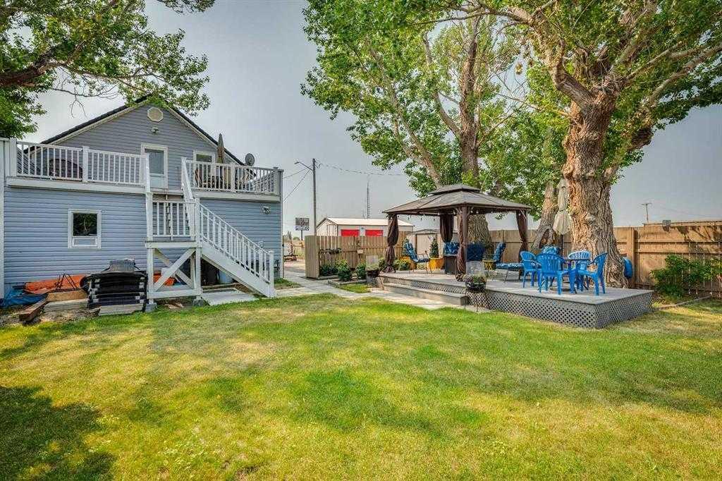 102 Railway Avenue E