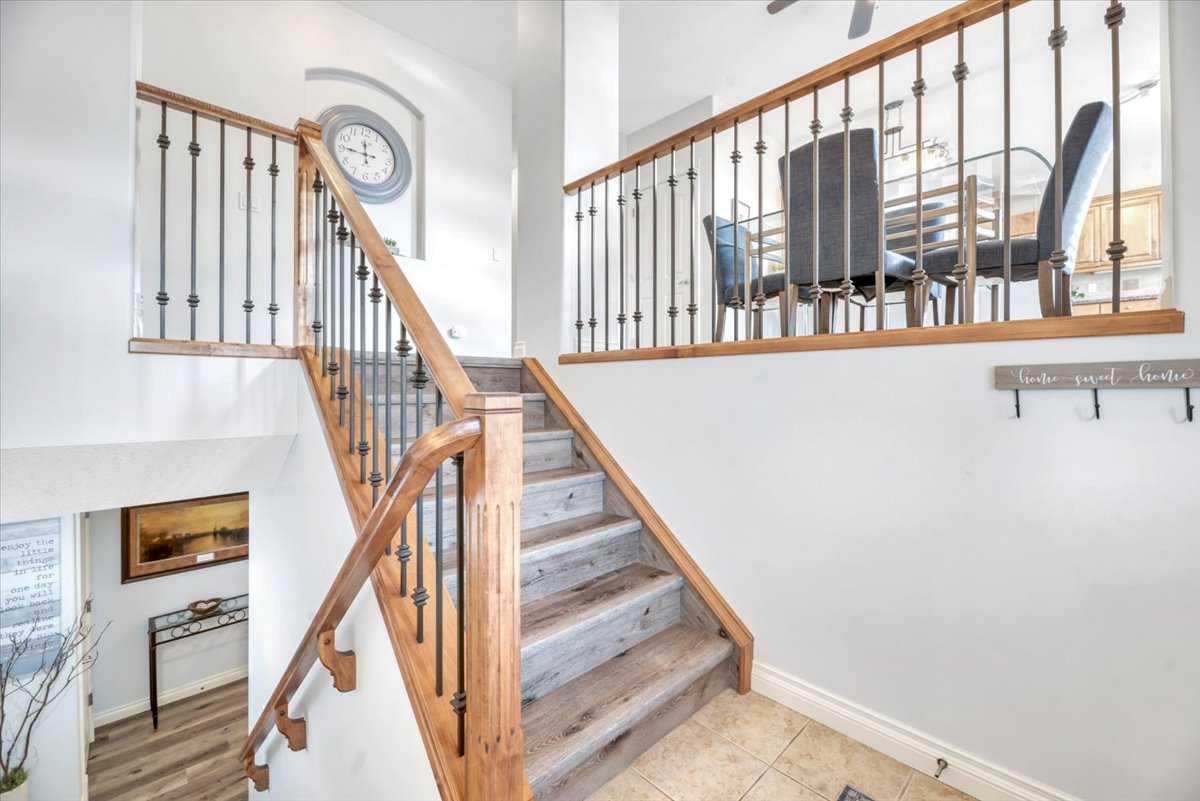 64 Discovery Woods Villas SW