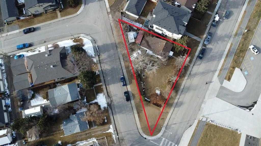 Photo of 2103 Mackay Road NW, Calgary, AB T3B 1C9 (MLS # A2305523)