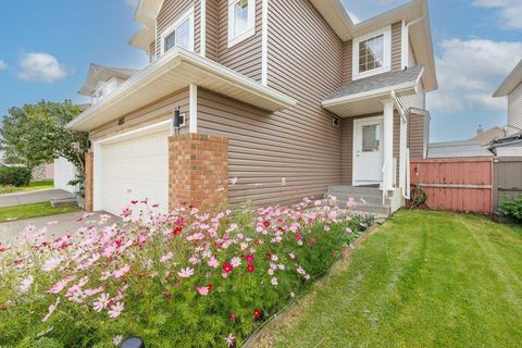 Photo of 6013 Saddlehorn Drive NE, Calgary, AB T3J 4M4 (MLS # A2266889) Photo of 6013 Saddlehorn Drive NE, Calgary, AB T3J 4M4 (MLS # A2266889)