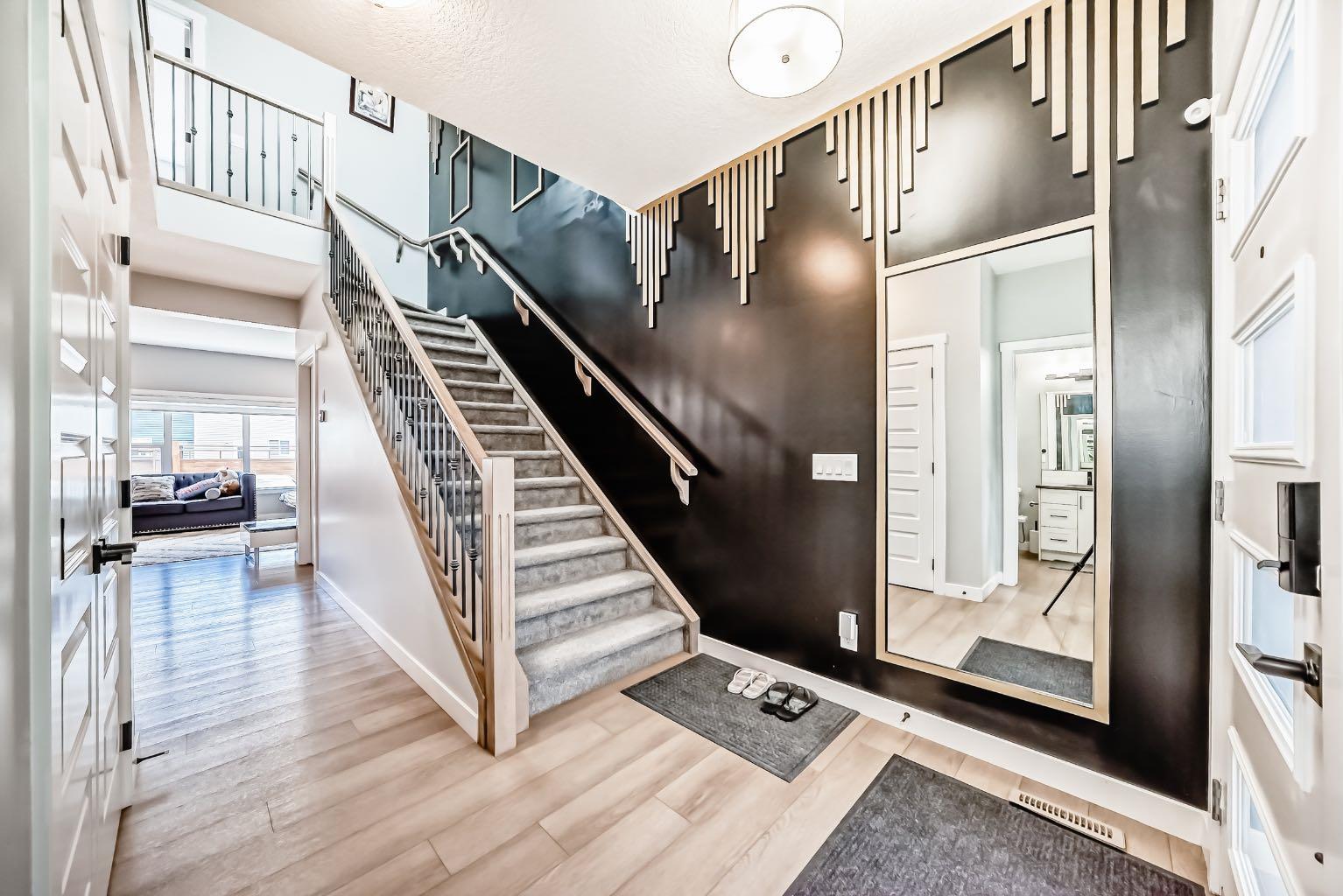 216 Homestead Grove NE