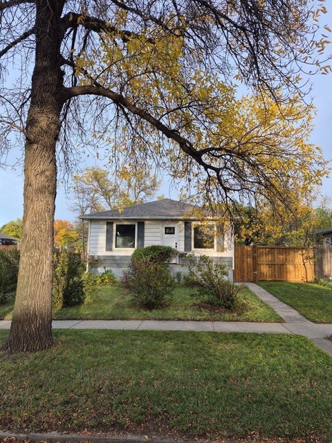 Photo of 145 19 Street N, Lethbridge, AB T1H 3J7 (MLS # A2321695)