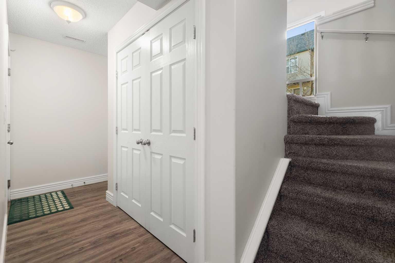 225 Bridlewood Lane SW