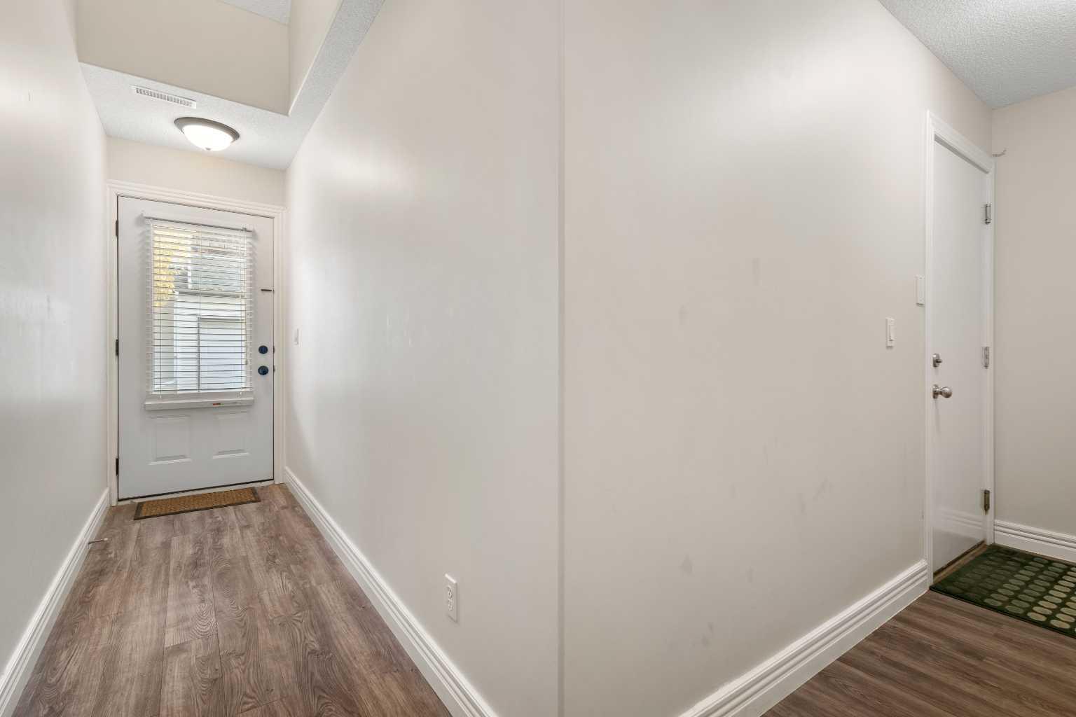 225 Bridlewood Lane SW