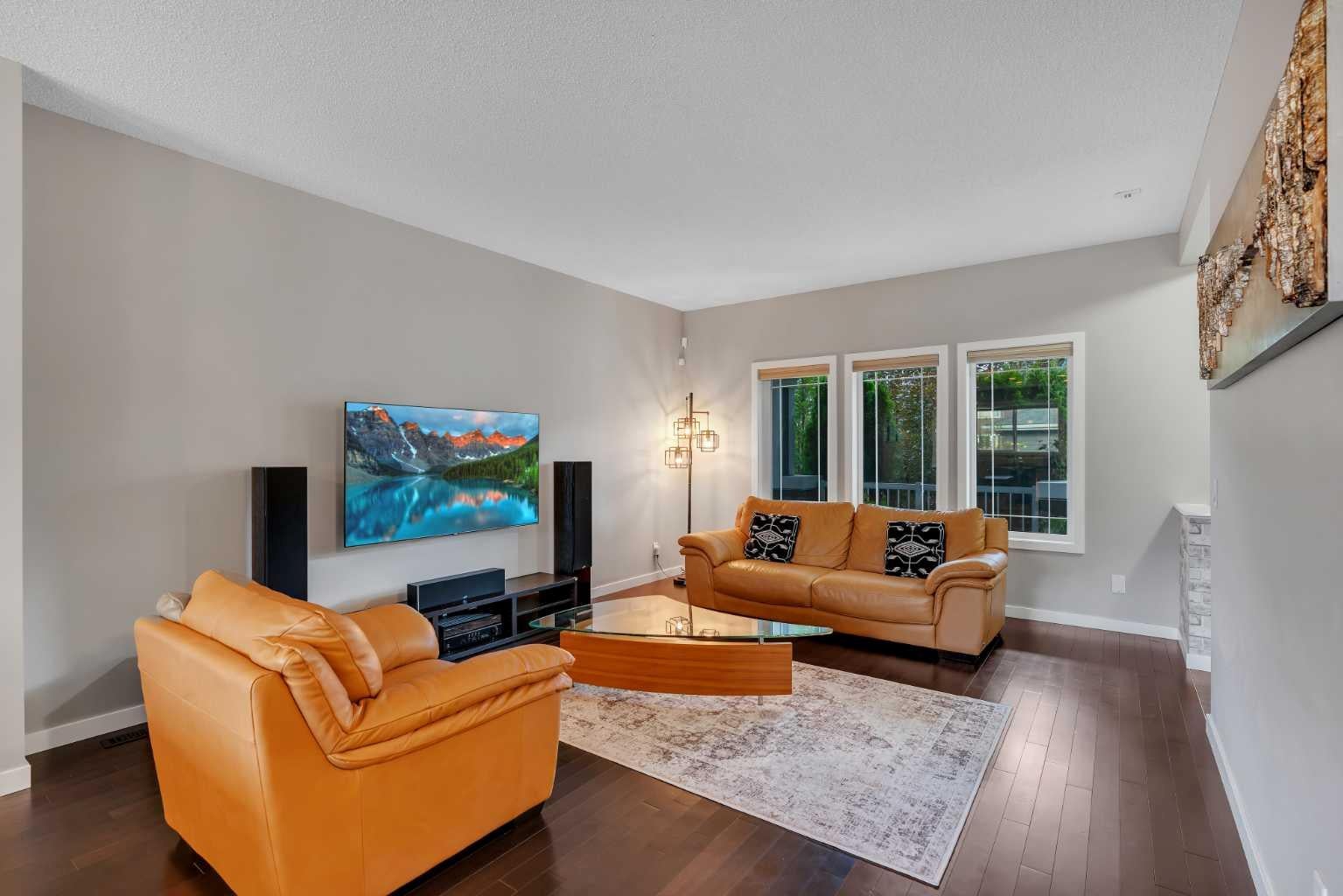 72 Redstone Common NE