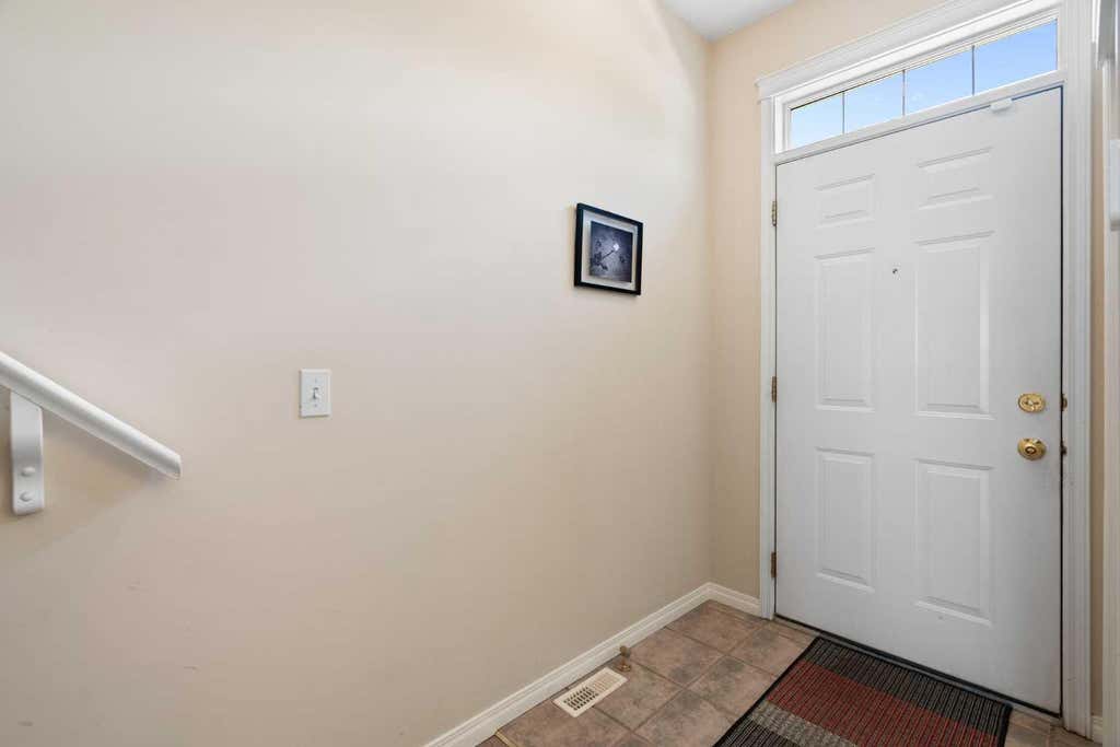 Photo of 25 Prestwick Park SE, Calgary, AB T2Z 3V3 (MLS # A2326356)
