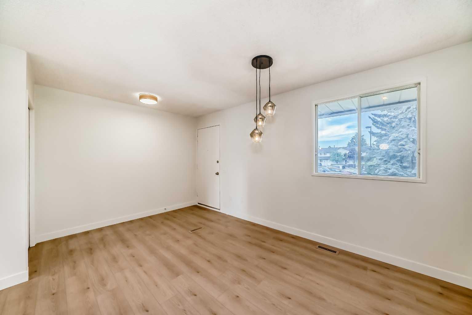 1515 Falconridge Drive NE 32