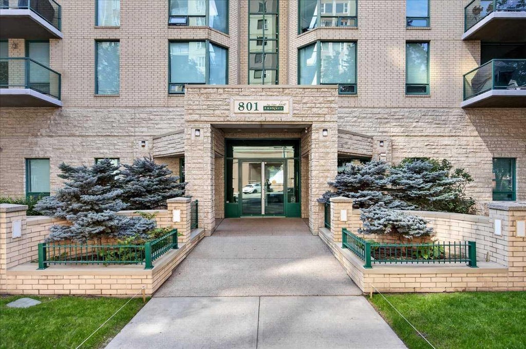 Photo of 801 2 Avenue SW #1402, Calgary, AB T2P 4Z9 (MLS # A2340887)