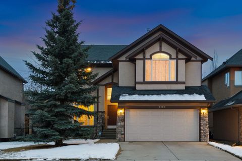 Photo of 430 Discovery Ridge Boulevard SW, Calgary, AB T3H 5T7 (MLS # A2301240)