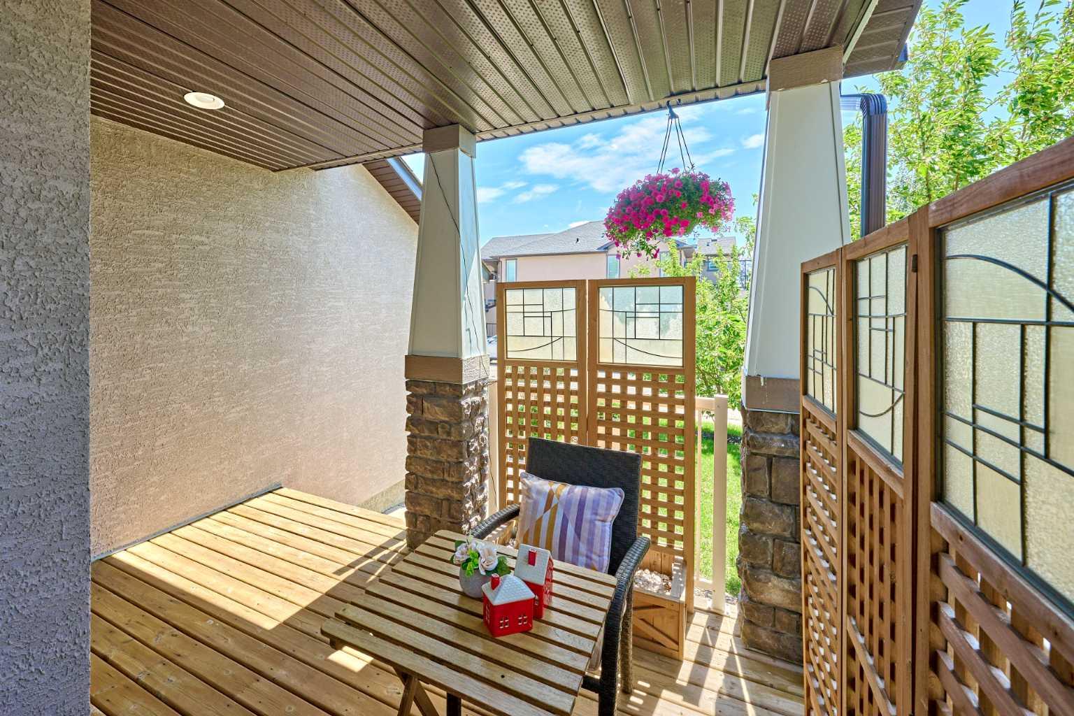 8 Aspen Stone Court SW