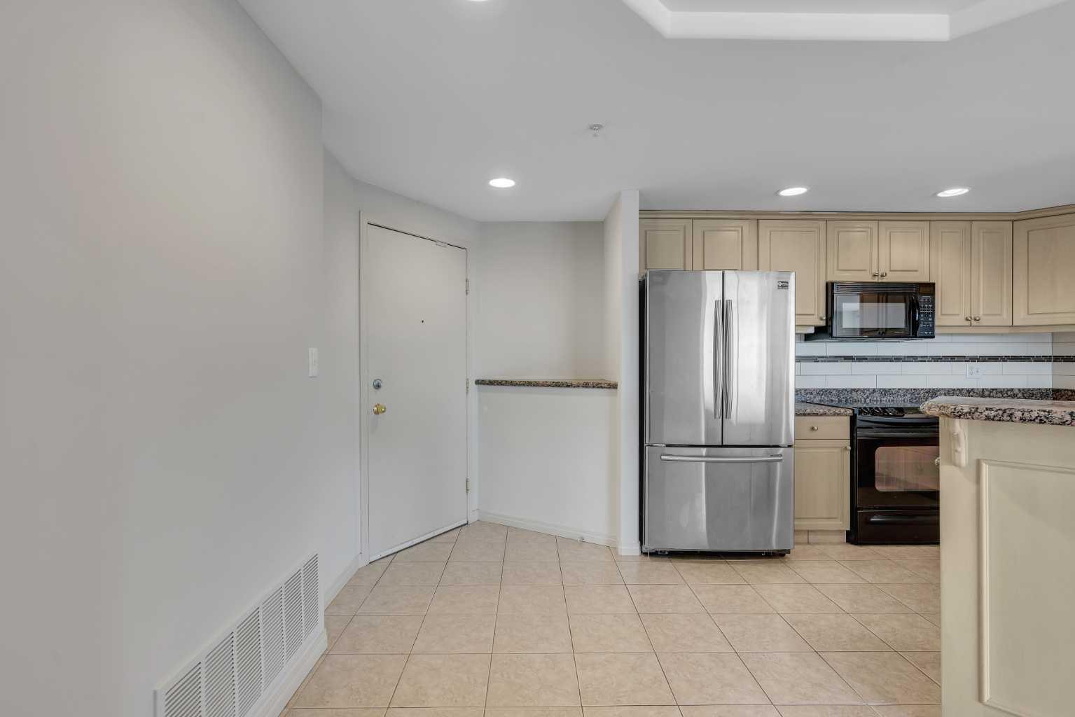 683 10 Street SW 2003