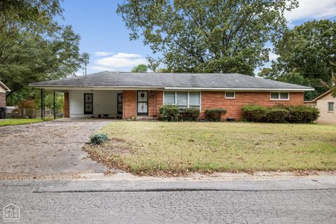 Photo of 1821 James St, Jonesboro, AR 72401 (MLS # 10125654)