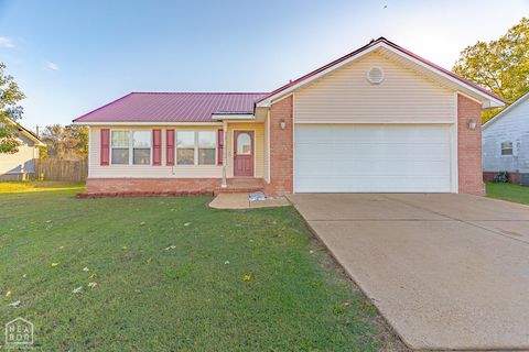 Photo of 111 Summer Leigh Cove, Bay, AR 72411 (MLS # 10125724)