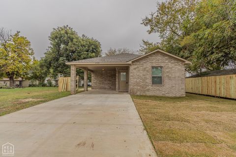 Photo of 408 E Walnut Street, Paragould, AR 72450 (MLS # 10125628)