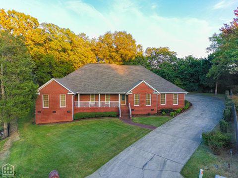 Photo of 1304 leominster Cv, Jonesboro, AR 72401 (MLS # 10125679)