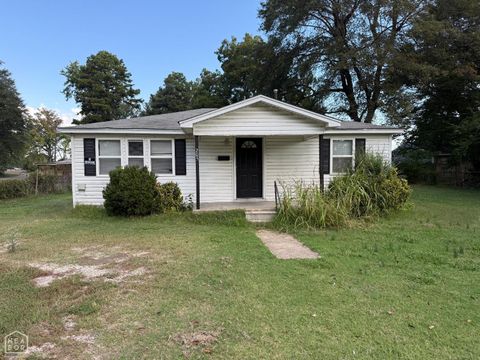 Photo of 205 E Speedway St, Trumann, AR 72472 (MLS # 10125491)