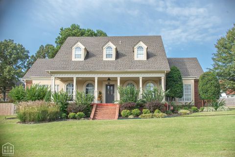 Photo of 2807 Tower Park Drive, Jonesboro, AR 72404 (MLS # 10125792)