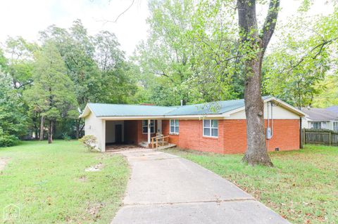 Photo of 1108 Kitchen Street, Jonesboro, AR 72401 (MLS # 10125207)