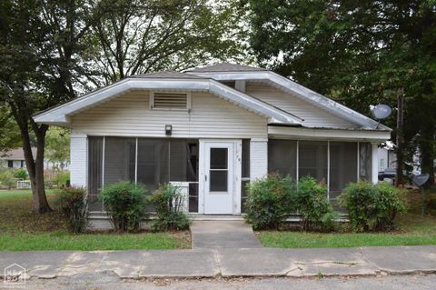 Photo of 401 N Main Street, Harrisburg, AR 72432 (MLS # 10125092)