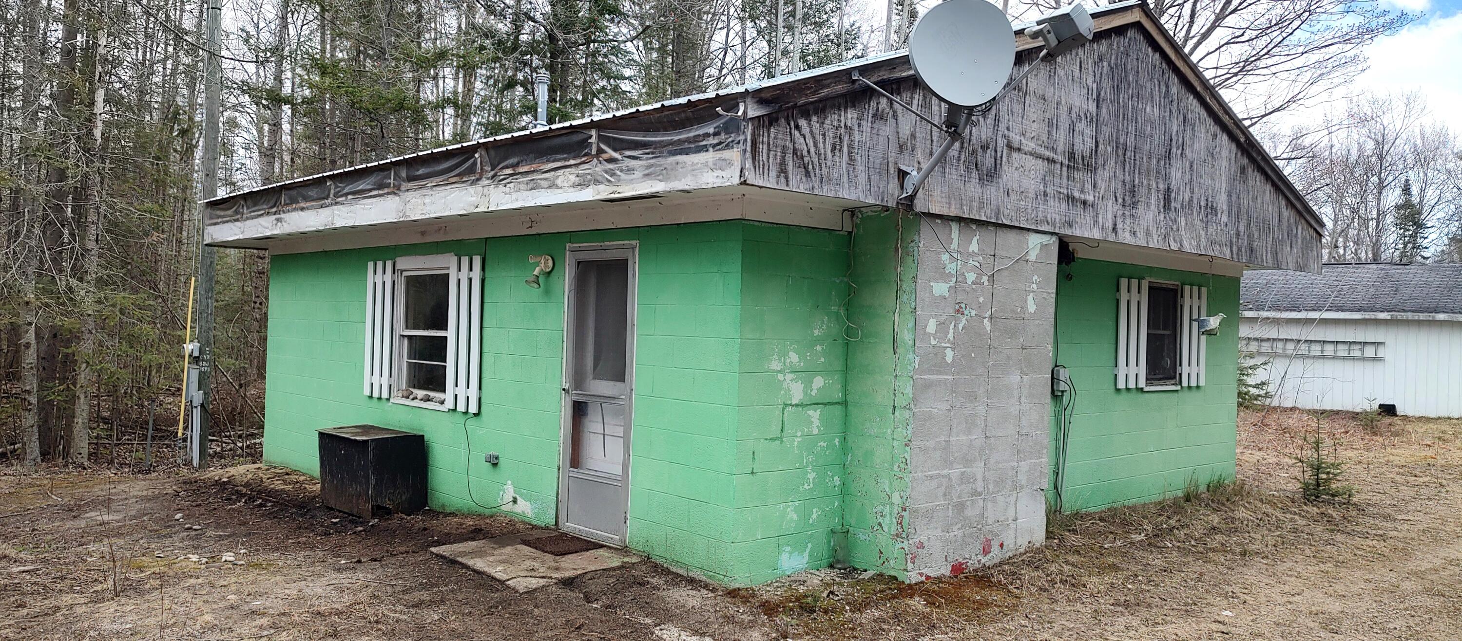 Cheboygan, Michigan 49721, United States, 3 Bedrooms Bedrooms, ,2 BathroomsBathrooms,Residential,Contingent,45594